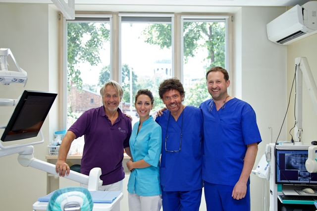 Pro-implant vizitavo dr. Bernhardas Giesenhagenas